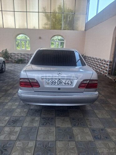 Mercedes E 240 2000, 303,150 km - 2.4 l - Tovuz