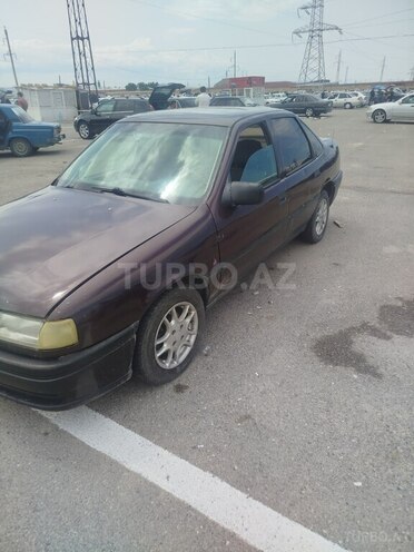 Opel Vectra 1994, 590,000 km - 2.0 l - Qusar