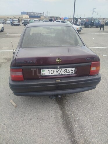 Opel Vectra 1994, 590,000 km - 2.0 l - Qusar