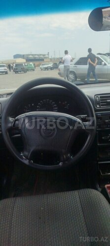 Opel Vectra 1994, 590,000 km - 2.0 l - Qusar