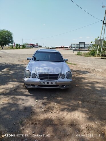 Mercedes E 270 2001, 368,941 km - 2.7 l - Bakı
