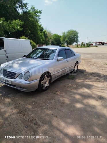 Mercedes E 270 2001, 368,941 km - 2.7 l - Bakı