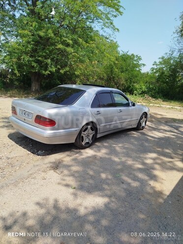 Mercedes E 270 2001, 368,941 km - 2.7 l - Bakı