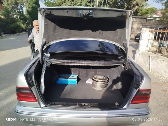 Mercedes E 270 2001, 368,941 km - 2.7 l - Bakı
