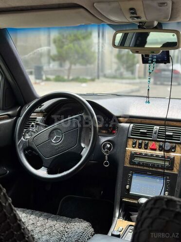 Mercedes E 230 1996, 490,000 km - 2.3 l - Bakı