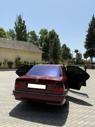 Mercedes C 240 1997, 360,000 km - 2.4 л - Masallı