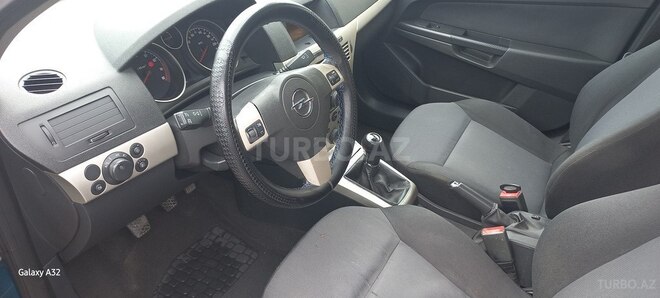 Opel Astra 2007, 235,000 km - 1.4 л - Bakı