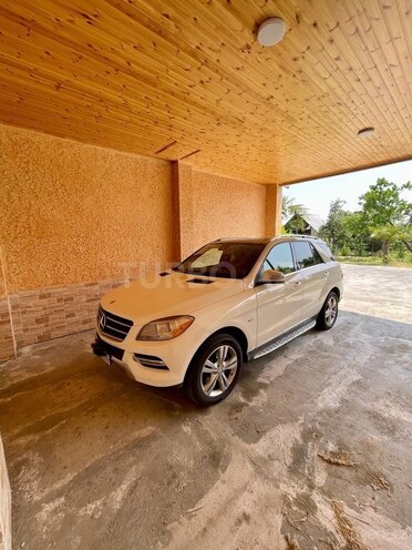 Mercedes ML 350 4MATIC 2011, 200,000 km - 3.5 л - Zaqatala