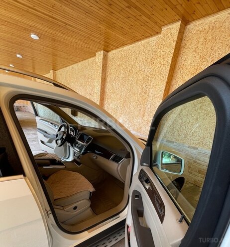 Mercedes ML 350 4MATIC 2011, 200,000 km - 3.5 л - Zaqatala