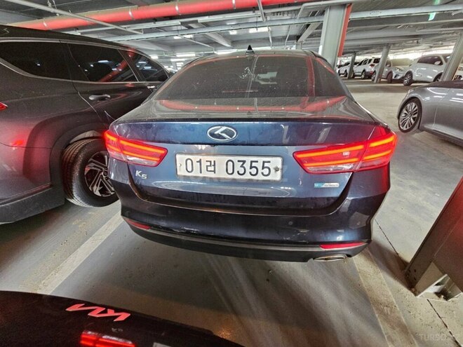 Kia K5-4