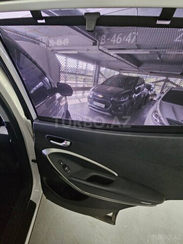 Hyundai Santa Fe-15