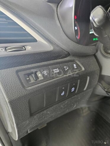 Hyundai Santa Fe-19
