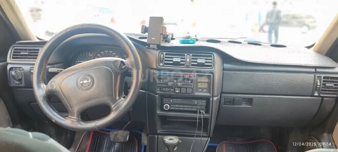 Opel Vectra 1994, 496,500 km - 2.0 l - Bakı