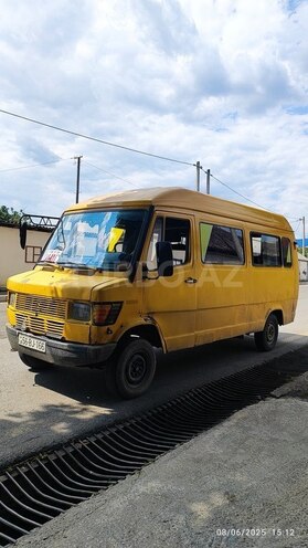 Mercedes 208 D 1990, 442,210 km - 2.3 l - İsmayıllı