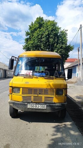 Mercedes 208 D 1990, 442,210 km - 2.3 l - İsmayıllı