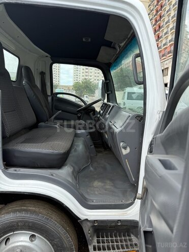 Isuzu  2013, 282,000 km - 4.7 l - Bakı