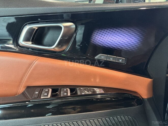 Kia Carnival-21