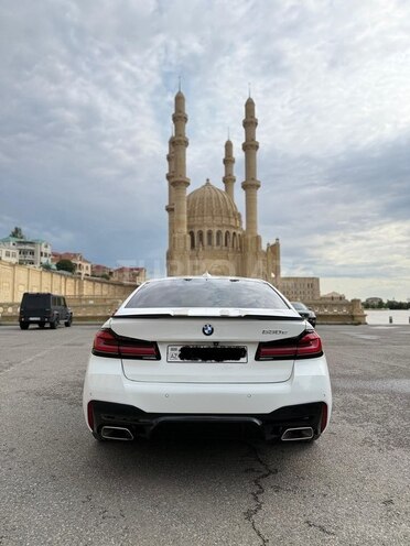 BMW 530e-6