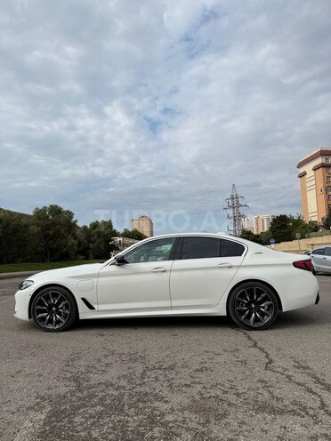 BMW 530e-5