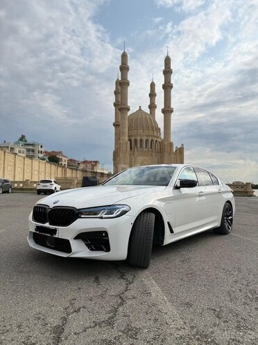BMW 530e-3