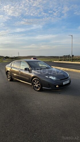 Renault Laguna-7