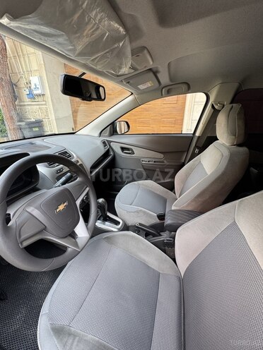 Chevrolet Cobalt-8