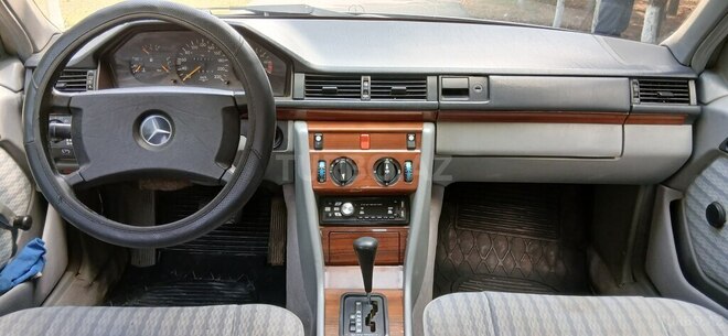 Mercedes E 200 1991, 385,236 km - 2.0 l - Xırdalan