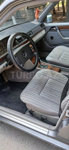 Mercedes E 200 1991, 385,236 km - 2.0 l - Xırdalan