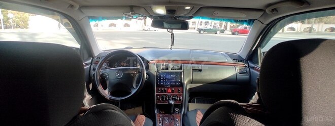 Mercedes E 240 1999, 330,000 km - 2.6 l - Mingəçevir