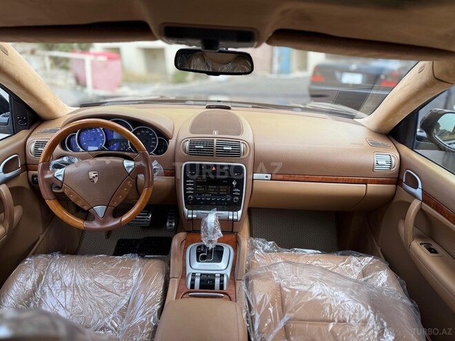 Porsche Cayenne-4