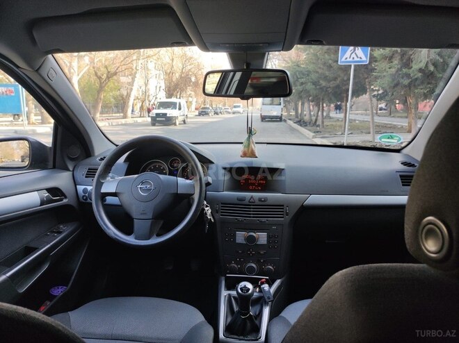 Opel Astra 2006, 278,000 km - 1.4 l - Bakı