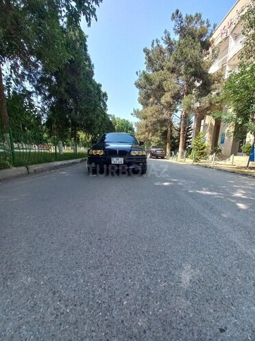 BMW 318 2000, 56,985 km - 1.9 l - Şirvan