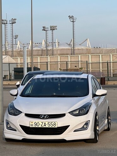 Hyundai Elantra-1