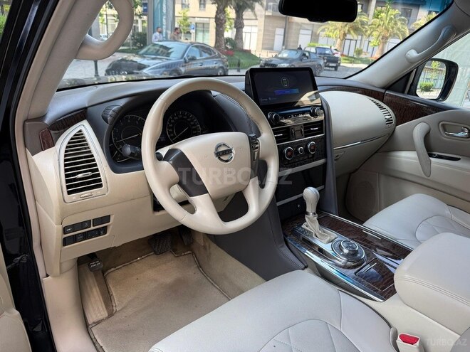 Nissan Patrol 2010, 27,500 km - 5.6 l - Bakı