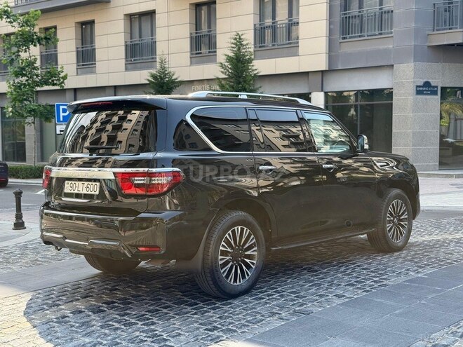 Nissan Patrol 2010, 27,500 km - 5.6 l - Bakı