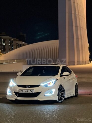 Hyundai Elantra-4