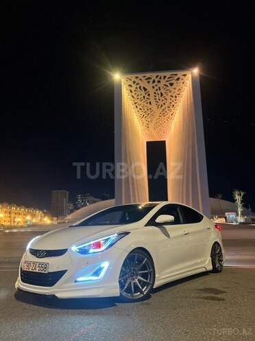 Hyundai Elantra-3
