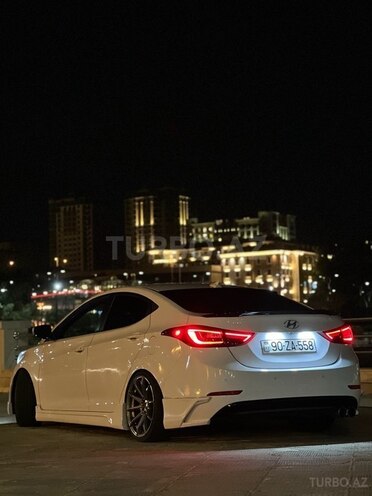 Hyundai Elantra-6