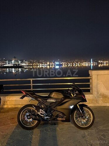 Yamaha R15 V4-3