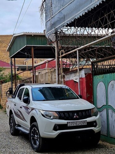 Mitsubishi L200 2018, 188,547 km - 2.4 л - Bakı