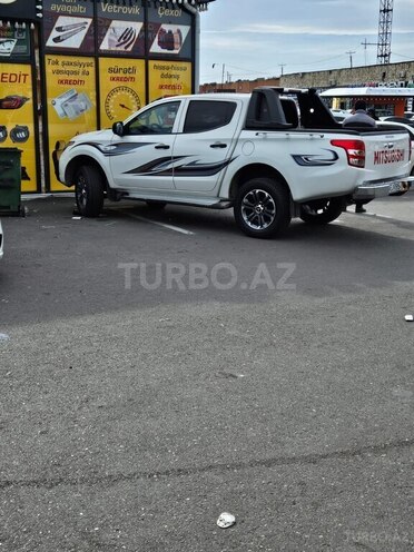 Mitsubishi L200 2018, 188,547 km - 2.4 л - Bakı
