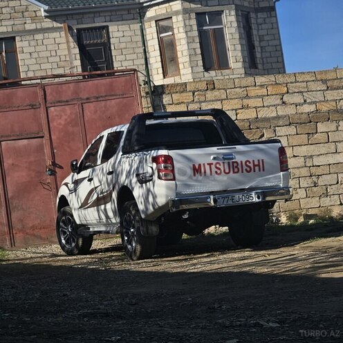 Mitsubishi L200 2018, 188,547 km - 2.4 л - Bakı