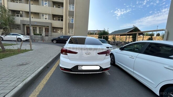 Hyundai Avante 2019, 15,300 km - 1.6 л - Bakı