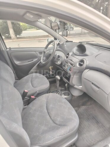 Toyota Vitz 2002, 266,000 km - 1.0 l - Bakı