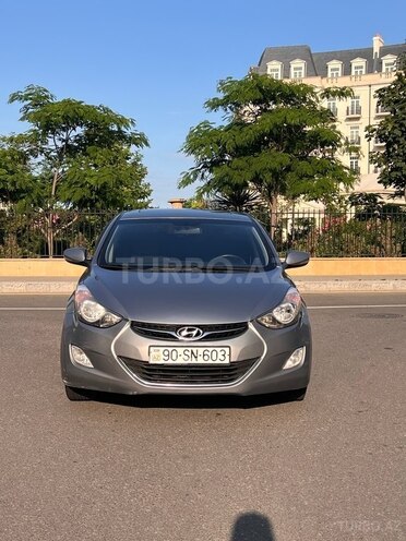 Hyundai Elantra-1