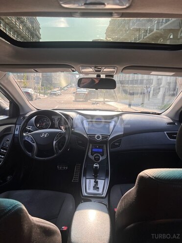 Hyundai Elantra-5