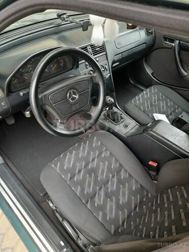 Mercedes C 180 1999, 455,555 km - 2.0 l - Salyan