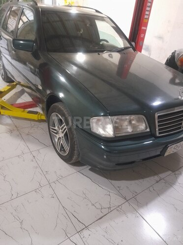 Mercedes C 180 1999, 455,555 km - 2.0 l - Salyan