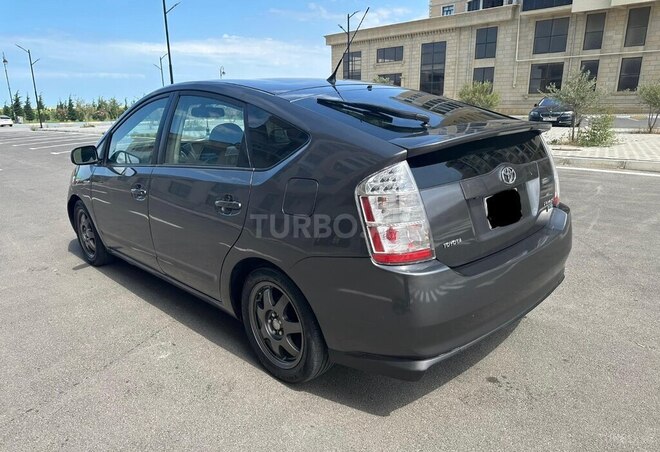 Toyota Prius-3