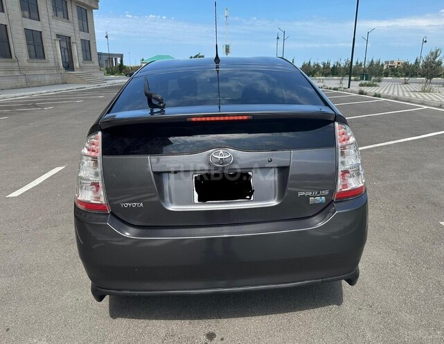 Toyota Prius-4